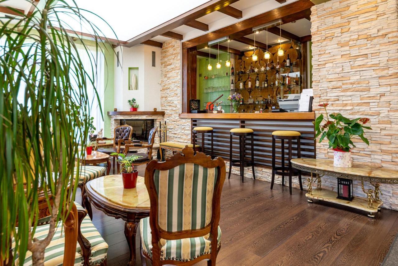Casa Freya Hotel Buşteni Exterior foto